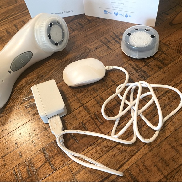 Pure Skin skin cleansing system - Picture 3 of 7